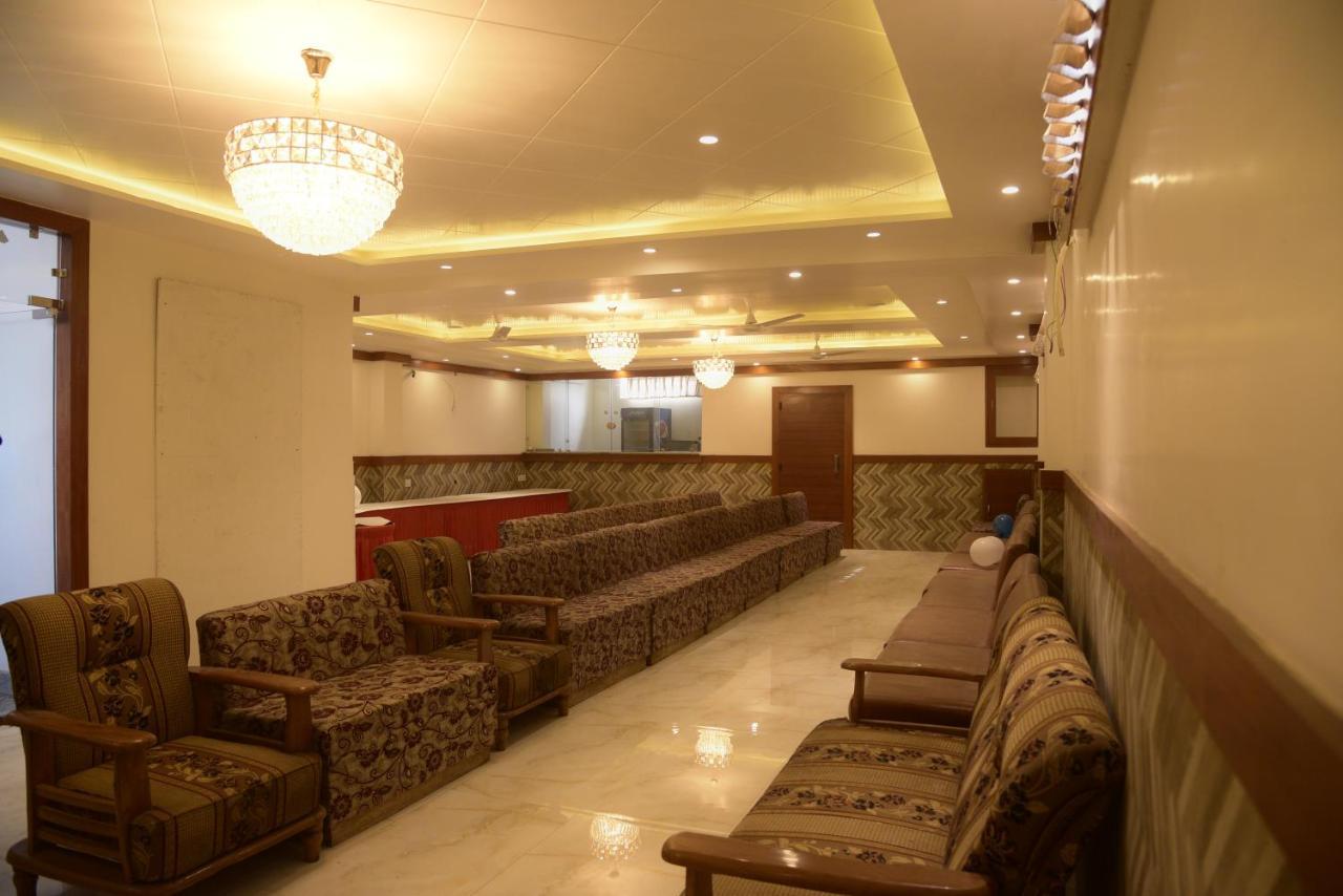 Hotel Le Cypress Bareilly Exterior photo